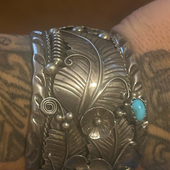 STERLING SILVER NATIVE AMERICAN VTG WIDE TURQUOISE FLORAL CUFF BRACELET 100g 925 - Picture 15 of 15